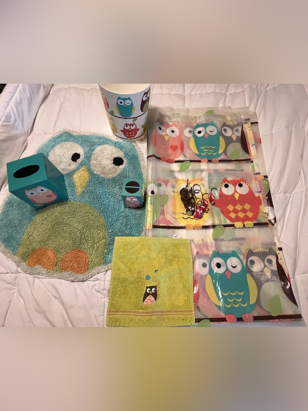 Owl Bathroom Accessories- Rug-Shower Curtain-Tissue Box-Toothbrush Holder….READ